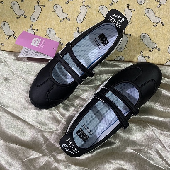 PATOU x Onitsuka Tiger Collaboration Black Flats - Picture 3 of 10